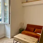 Hyper Centre Апартаменты *