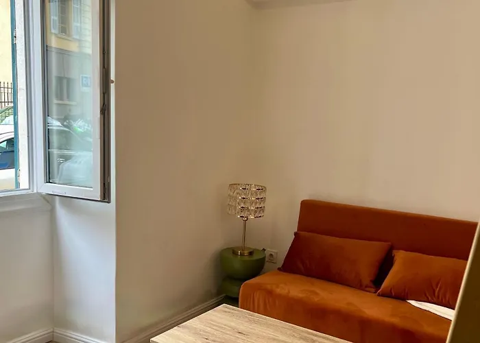 Hyper Centre アパート *