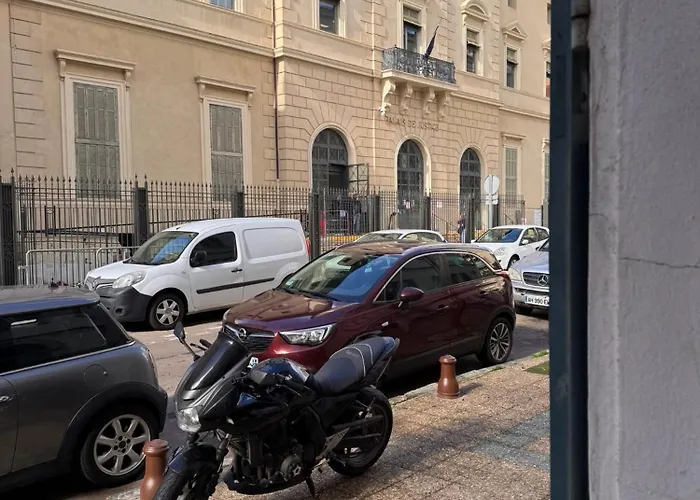 Hyper Centre アパート